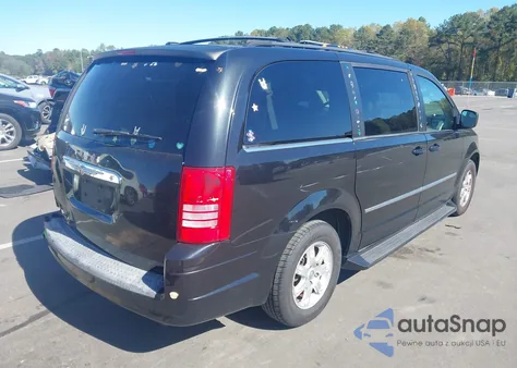 2010 Chrysler Town & Country Touring Plus из США, поврежденный, VIN 2A4RR8D15AR386818
